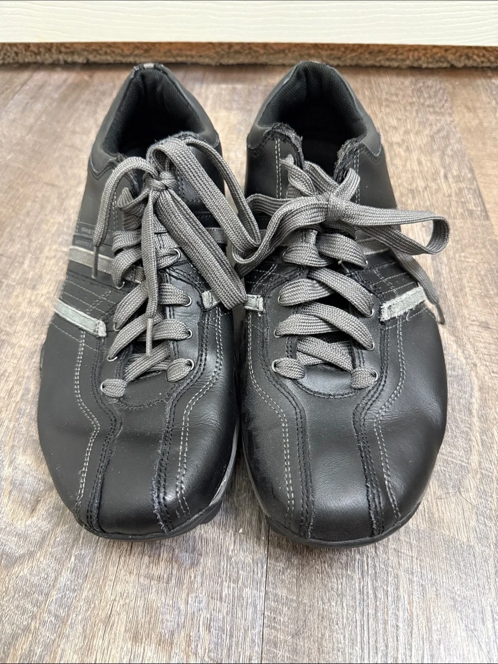 Skechers Men's Black Urban Thread Refresh with Gray Accents